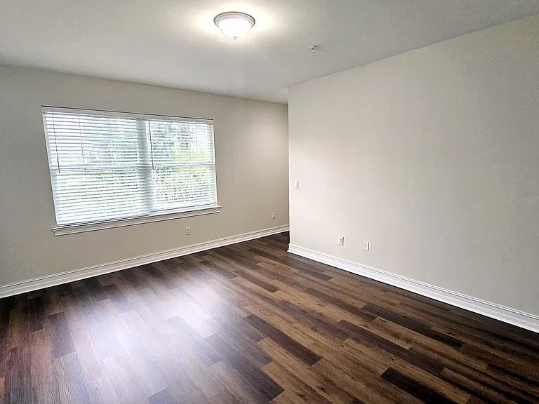 7135 Greenwood Park Cir #105 — Photo 11