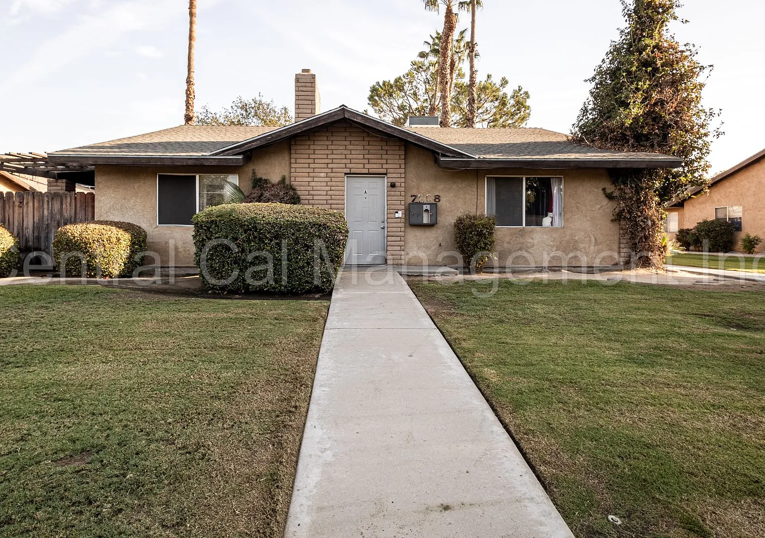 7208 Ming Ave — Photo 1