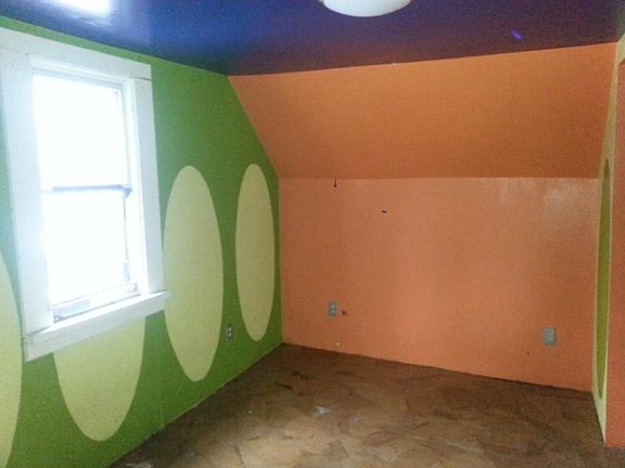 3rd image of 2743 Russell Ave N