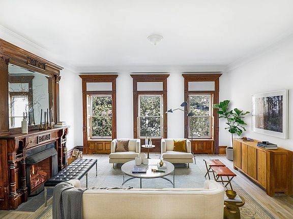 3rd image of 44 W 76th St APT 6