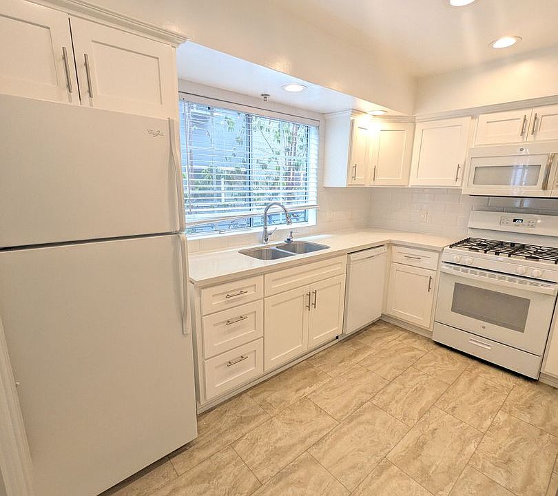 1st image of 615 N Hayworth Ave #3