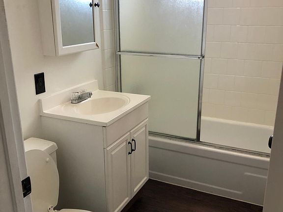 4th image of 215 Charles St #8