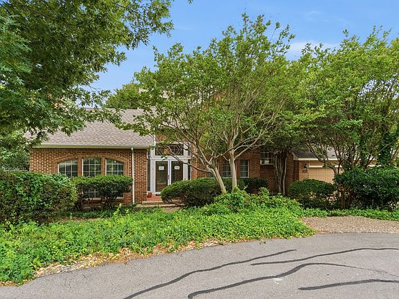 2nd image of 428 Moran Dr