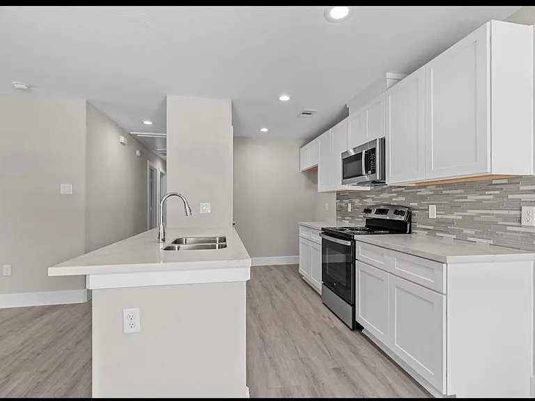 249 Owens St #A — Photo 1