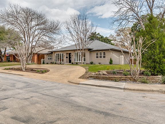 3rd image of 9406 Arborhill Dr