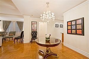 1st image of 20 W 72nd St