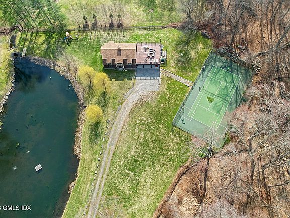 4th image of 39 Hunting Ridge Rd #2