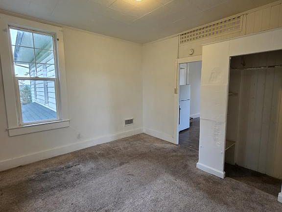 3rd image of 371 W 12th St APT 16