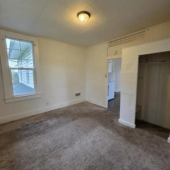 371 W 12th St #16 — Photo 3