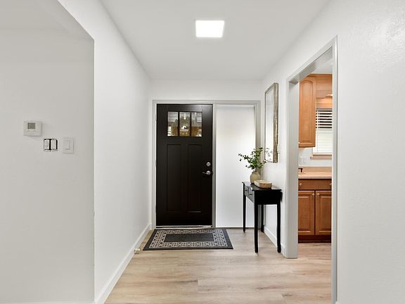 5th image of 528 Rutgers Dr