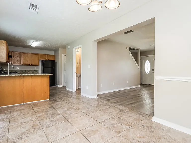 4115 Mission Way — Photo 7