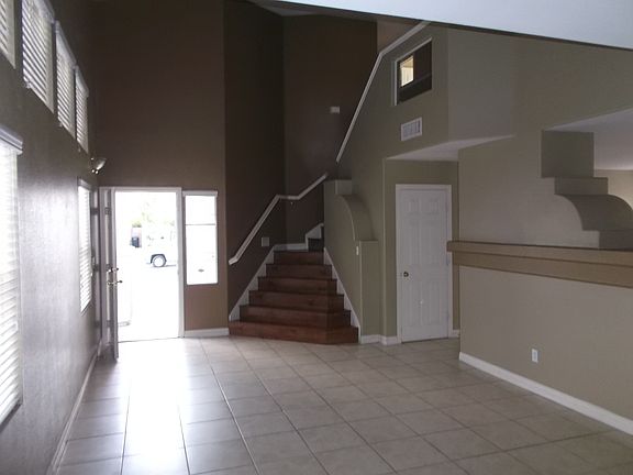 4th image of 10098 Yellow Canary Ave