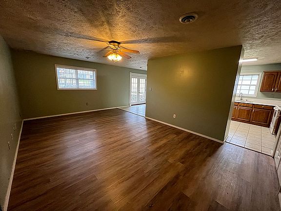 New paint & flooring