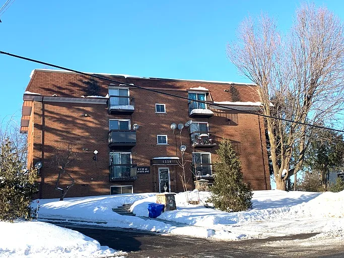 1350 Laurier St #202