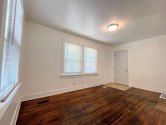3rd image of 121 W 7th Ave #1/2