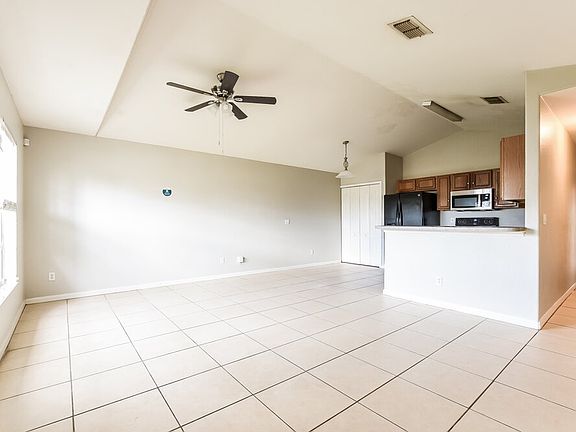 4th image of 2728 Regency Oak Ln