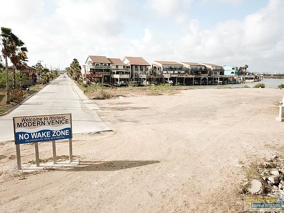 5th image of 1301 Tarpon Ave