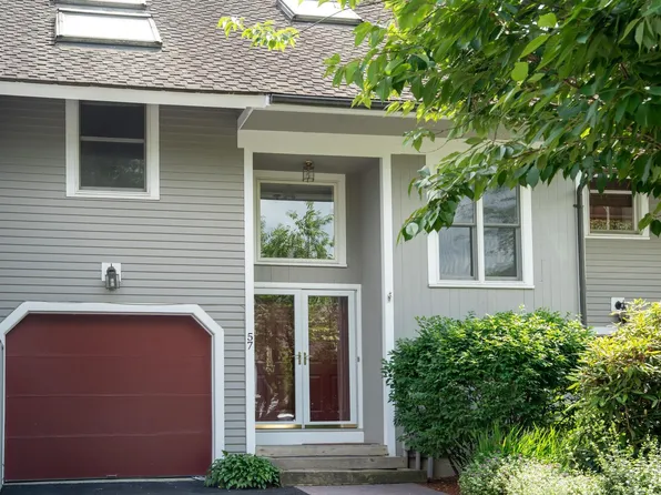 57 Green Heron Lane, Nashua, NH 03062