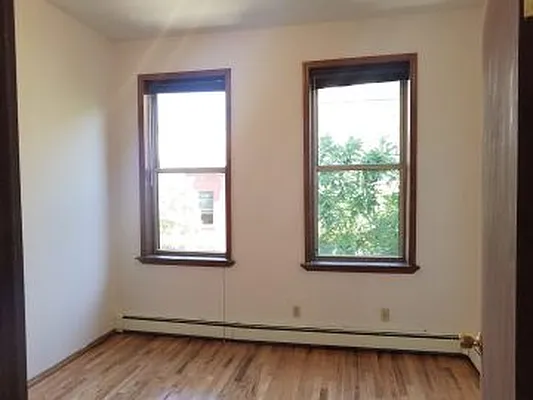 Rented by MCR Realty | media 9