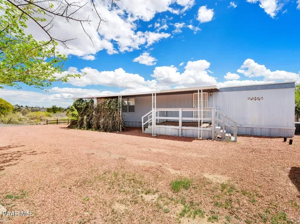 17431 E Meadow Ln, Mayer, AZ 86333