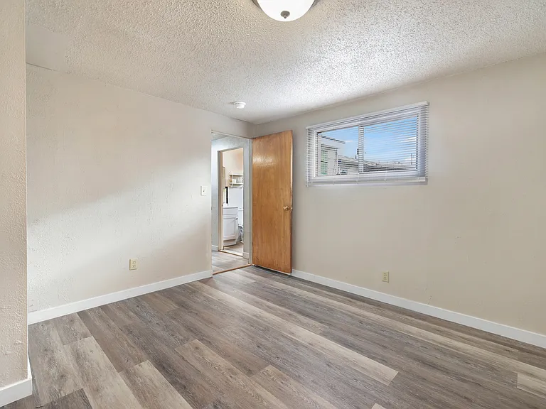 545 Madison St — Photo 18