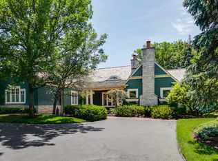 1605 W Broadland Ln, Lake Forest, IL