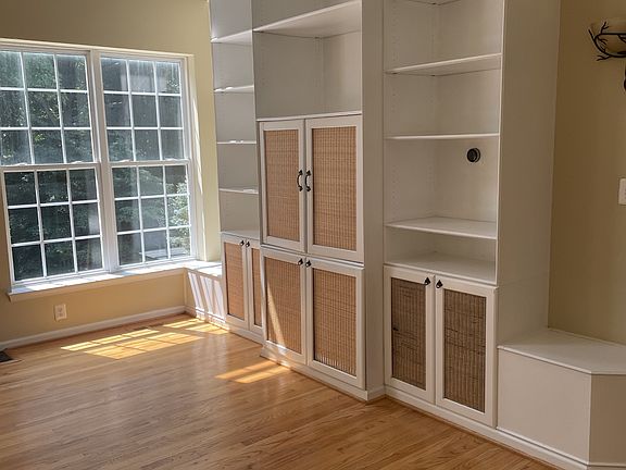 5th image of 1534 Hornbeam Dr