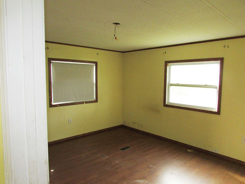 2nd image of 2167 Lois Blvd