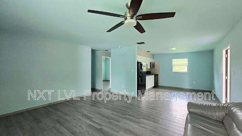 2 bed, 1.0 bath, 840 sqft, $1,295 — Photo 3