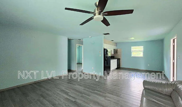 2095 Eloise Cir — Photo 3
