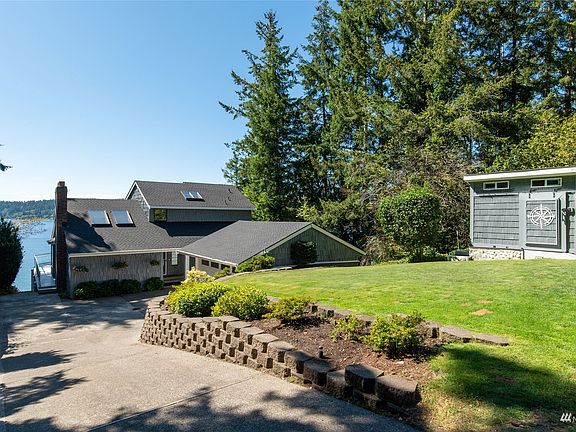 3rd image of 12902 Purdy Dr NW
