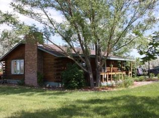 392 Paradise Valley Rd, Riverton, WY 82501