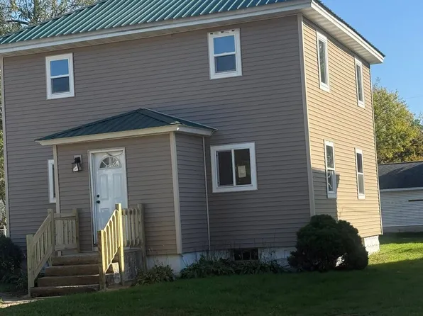 802 10th Ave, Charles City, IA 50616