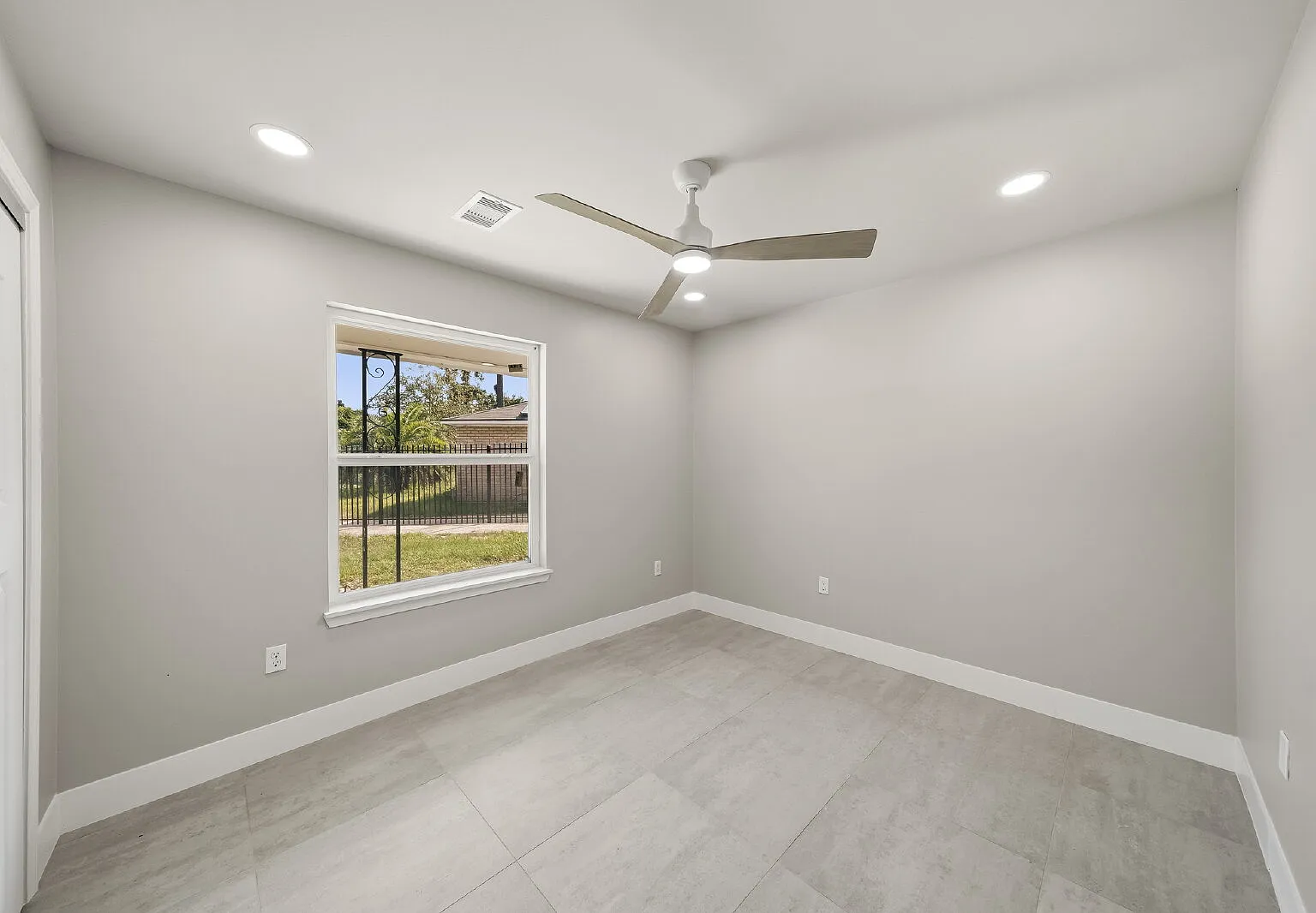 4 bed, 2.0 bath, 1400 sqft, $1,850 — Photo 4