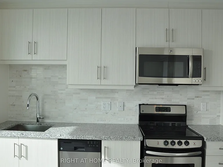 68 Canterbury Pl #1707 — Photo 6