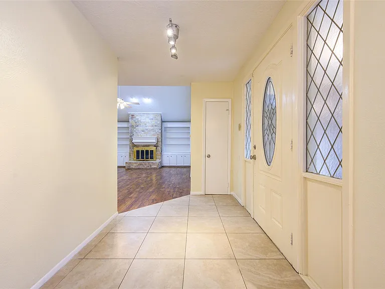 12810 Chaseland Ln — Photo 7