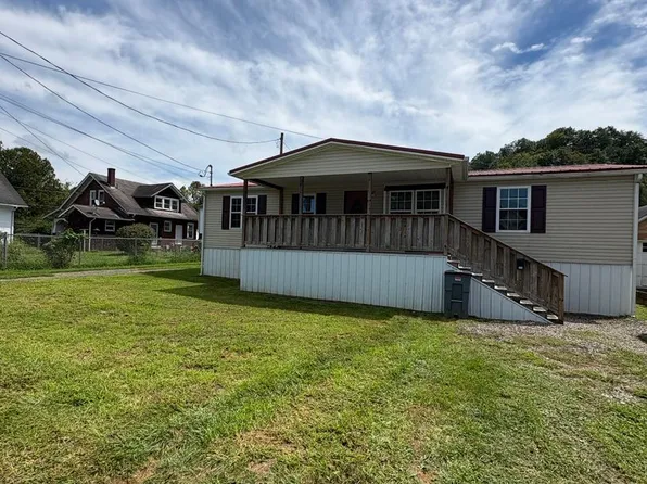 208 Hunter St, Glenville, WV 26351