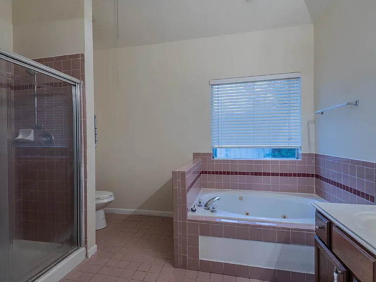 17030 Macleish Dr — Photo 20