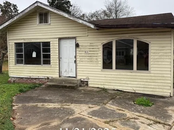 1024 Simmons St, Bessemer, AL 35020