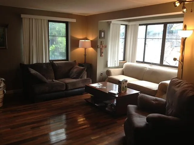100 Ledgewood Dr — Photo 3