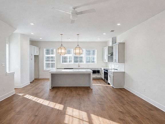 3rd image of 2640 N Mackintosh Ct