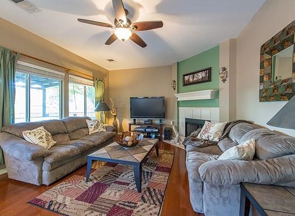 3rd image of 2508 Eastwood Ln
