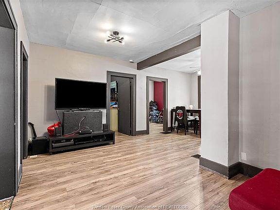 3rd image of 1430 Albert Rd