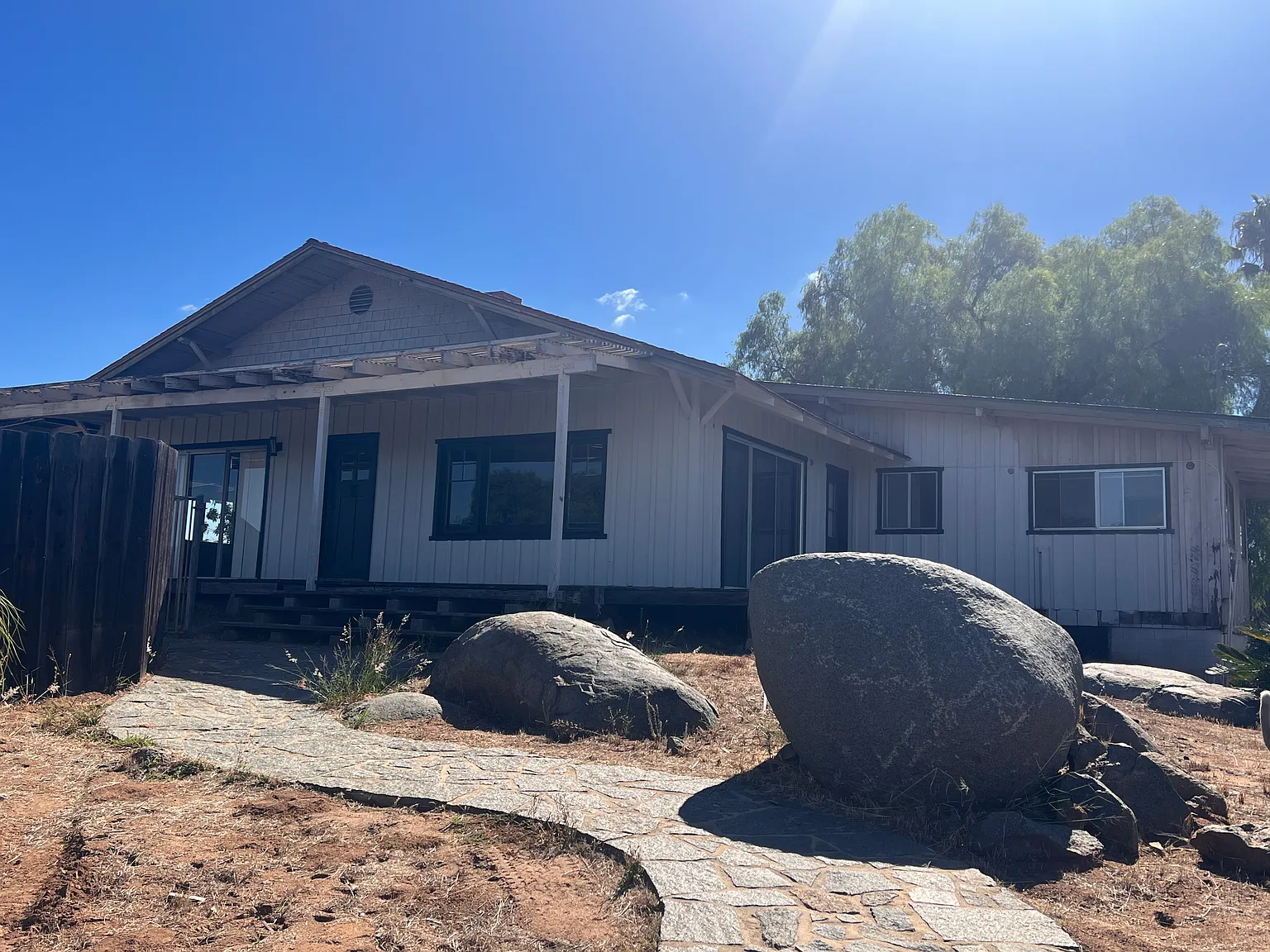 2231 Oak Hill Dr — Photo 1