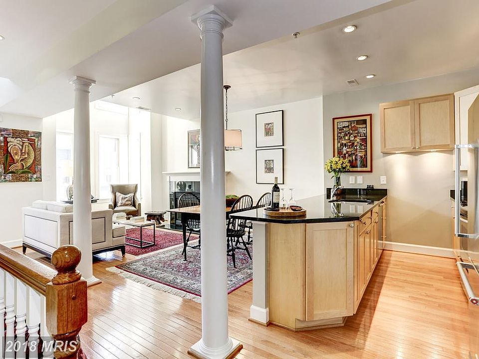 American kitchen + living room