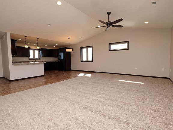 5th image of 707 Lakeview Dr