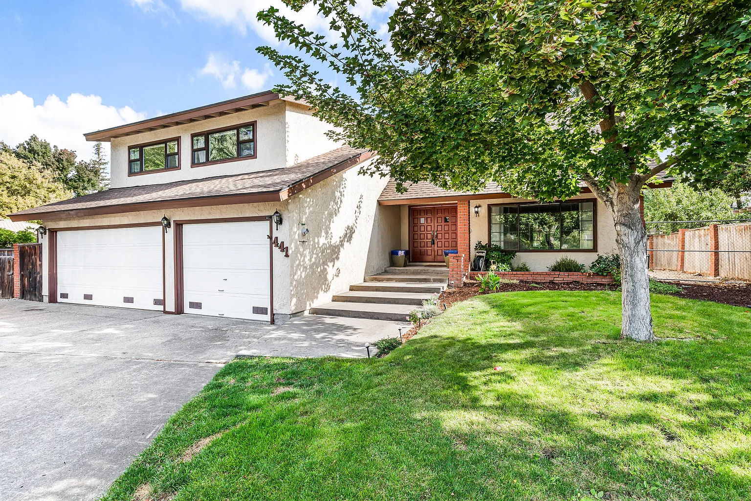 441 Silverado Cir photo 1