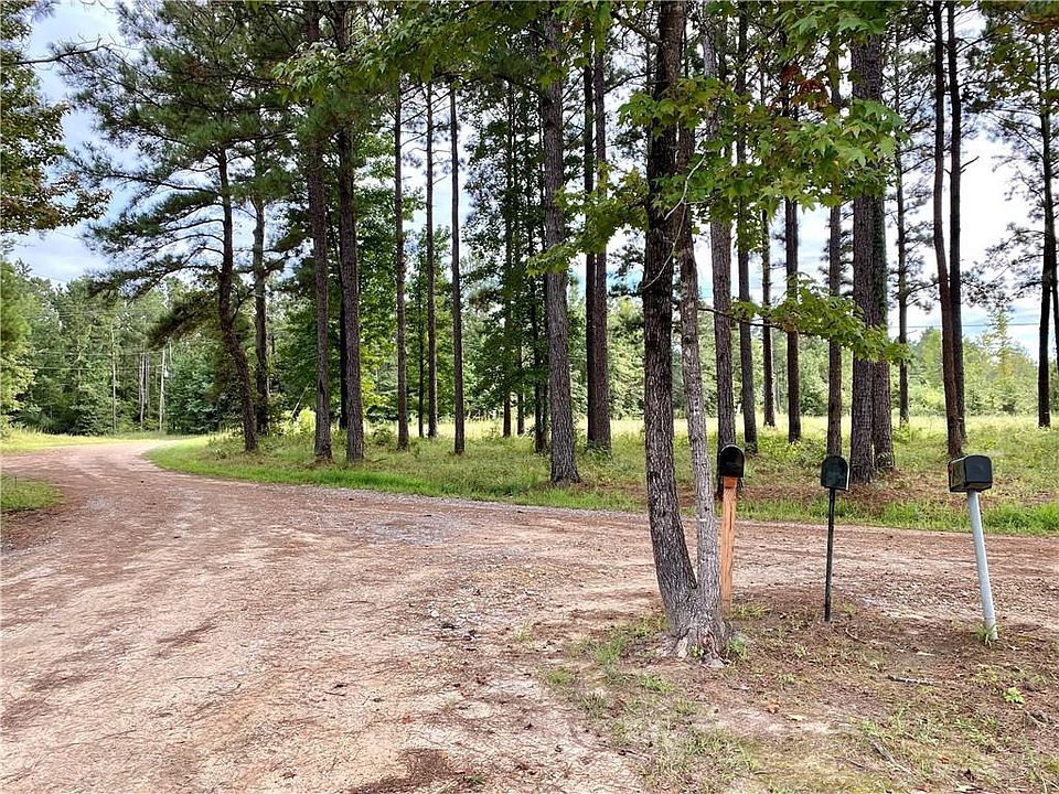 1st image of 128 Emmanuel Loop #124-126-128