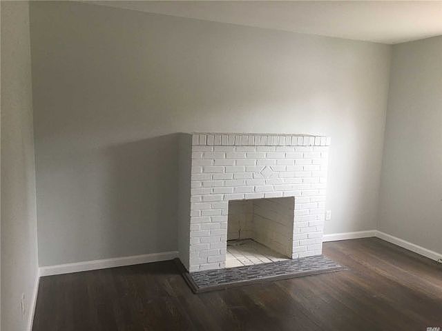 2nd image of 709 Deer Park Ave