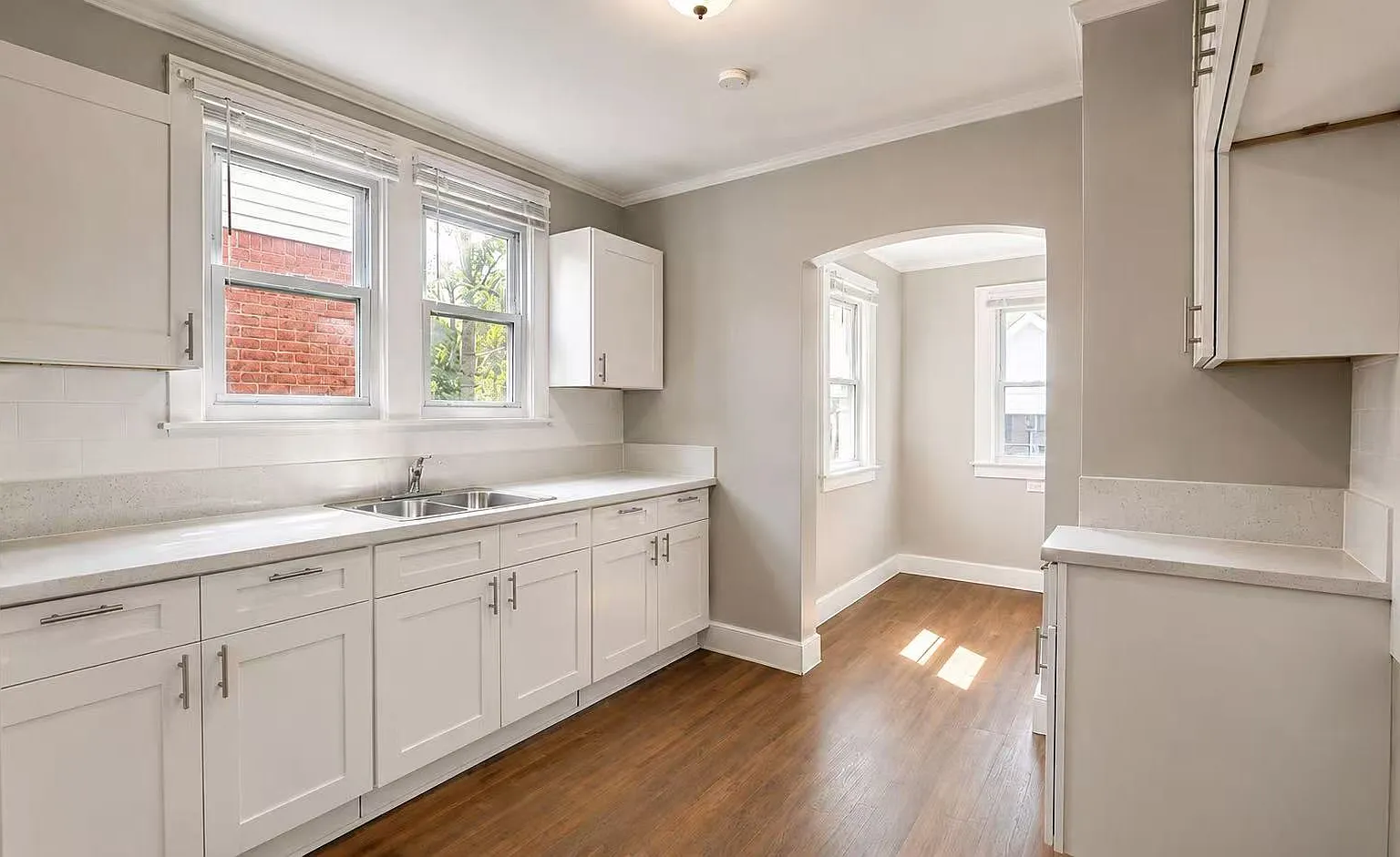 3 bed, 1200 sqft, $1,430 — Photo 2